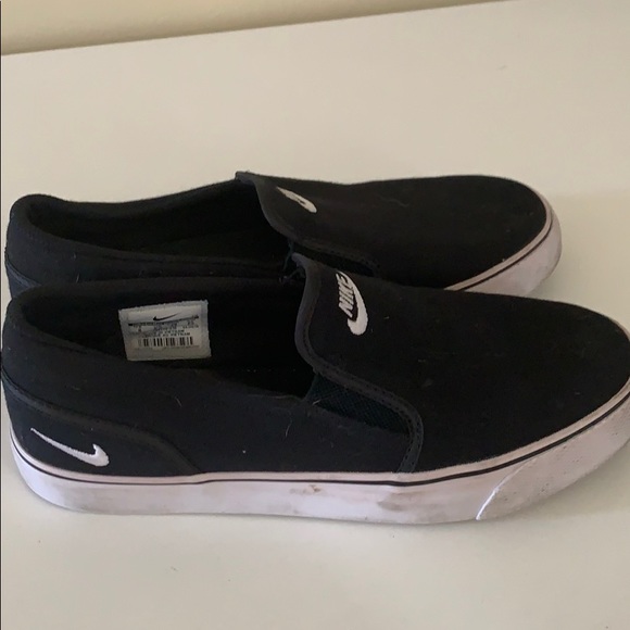 Slip on Nike Shoes - Picture 2 of 2